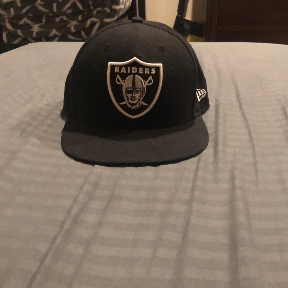 Vintage Raiders fitted size 7 3/8